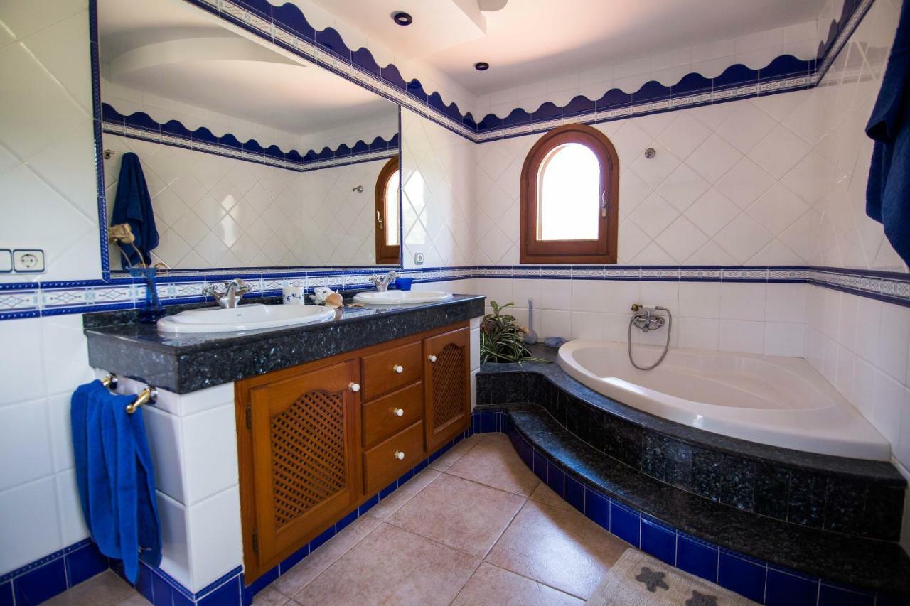 Villa Ca Na Vinya Cala Tarida  Ngoại thất bức ảnh