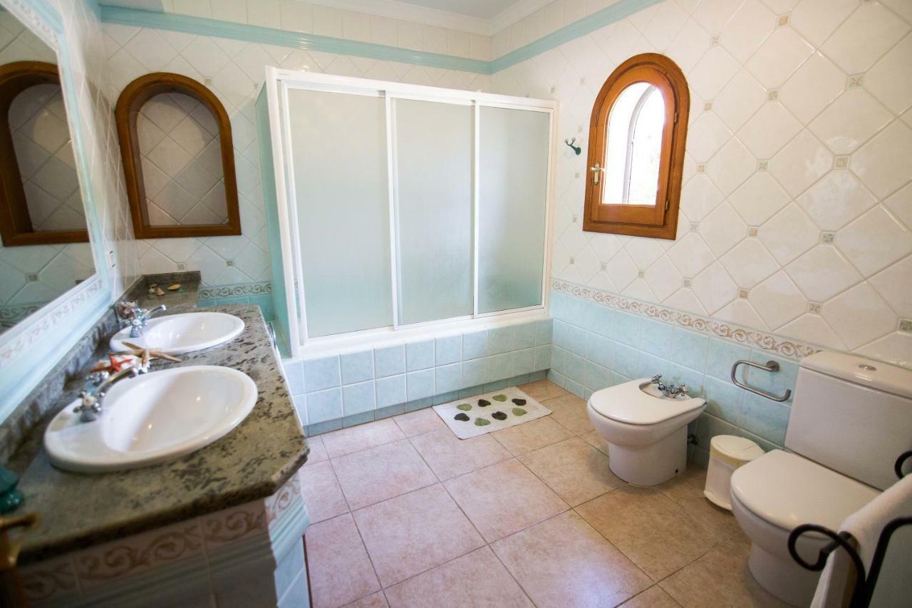 Villa Ca Na Vinya Cala Tarida  Ngoại thất bức ảnh
